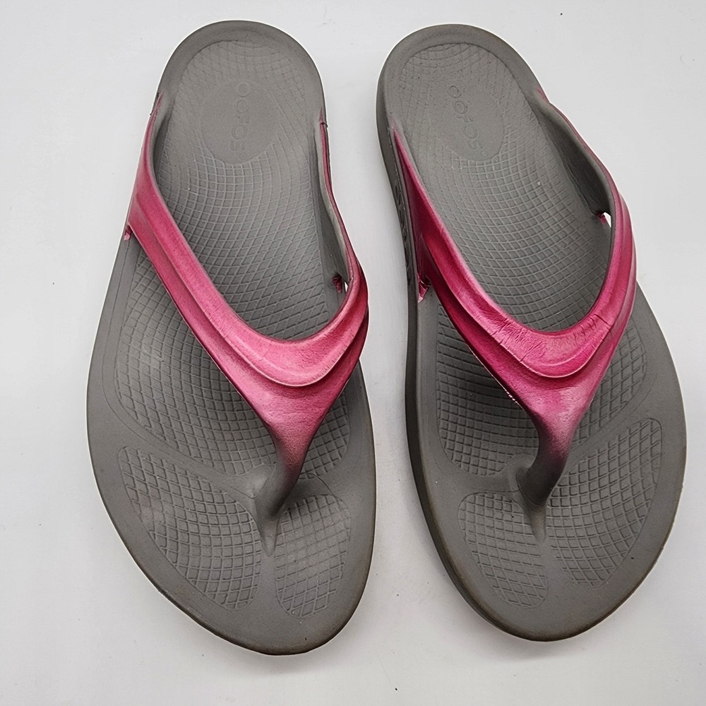 Oofos OOlala Recovery Flip Flop Sandal Women's Size 9 Grey Pink Metallic